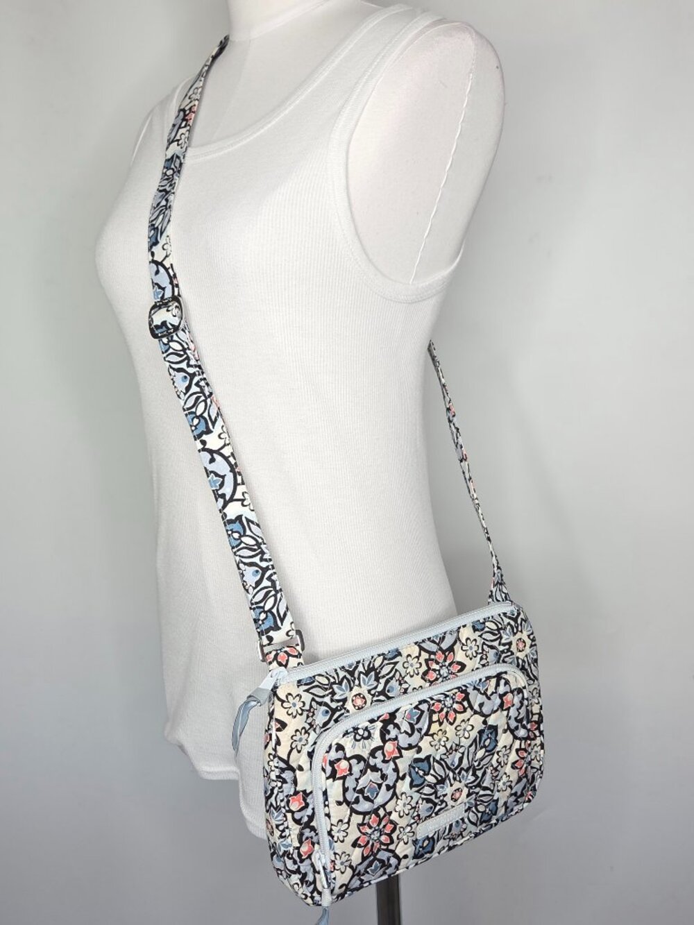 Vera Bradley Purse Shoulder bag Little Hipster Lisbon Medallion RFID